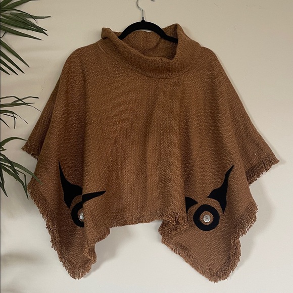 Ay Ay Mut | Coast Salish Original Cowl Neck Poncho - Picture 4 of 16